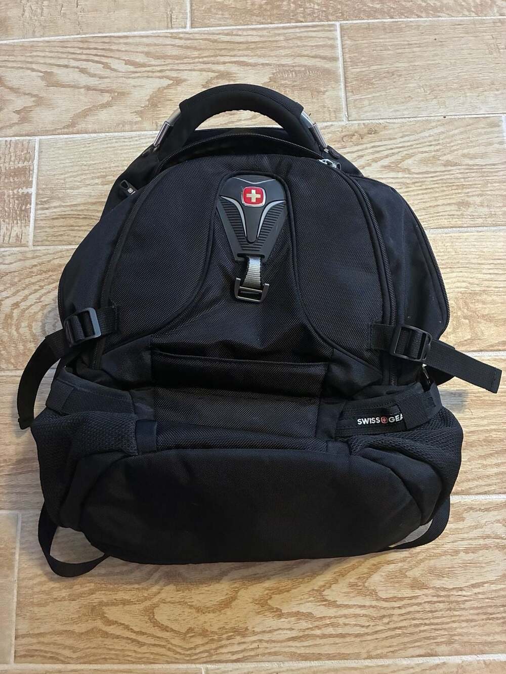 SwissGear 1900 ScanSmart Laptop Backpack Black